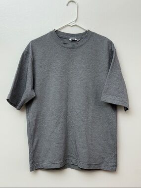 Uniqlo Heather Gray Short Sleeve Crewneck Tee